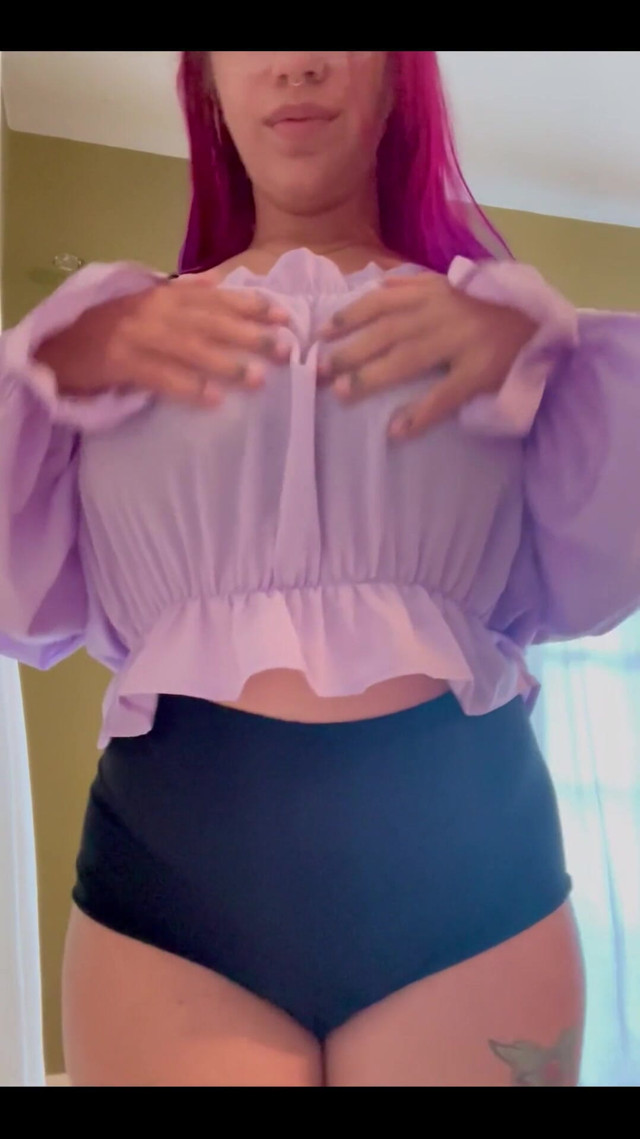 Are my Shorts too Short (Goddess bats)