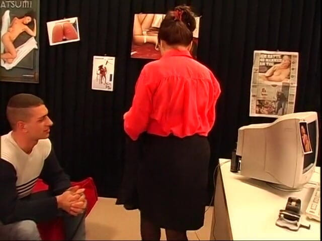 Milf in Love: Konečný orgasmus mé nevlastní babičky!!