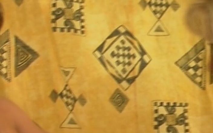 German's MILF: ドイツ出身の継母がパイズリされた
