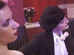 Fetish Media: Báječná břišní tanečnice zvlhne svou hlídačku