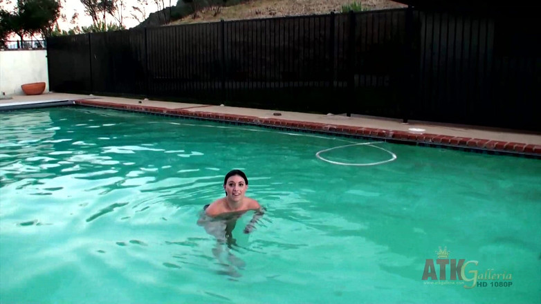 ATKIngdom: 舞台裏