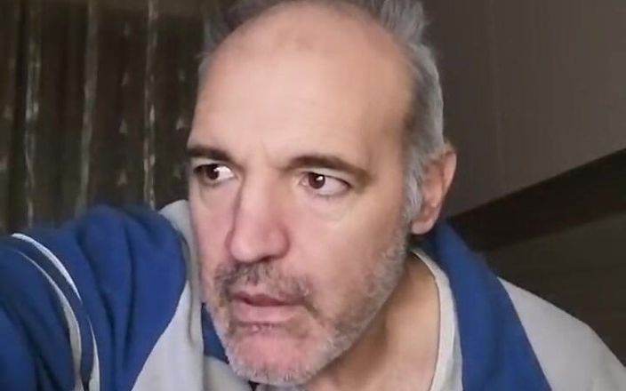 Setesesso7: Une branlette le jour de Noël