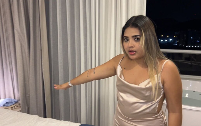 Yohamedi: Compartí Cama De Hotel Con Mi Hermanastra Y Todo Se...