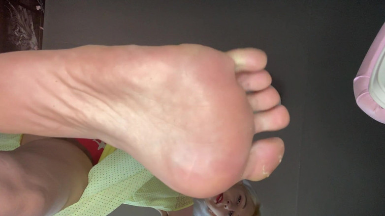 Cuteblonde666: Pé escravo pé adoração