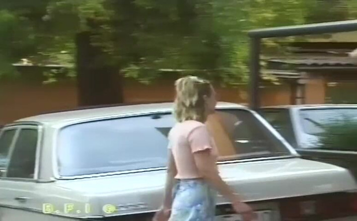 Horny Teenies: Trio młodych kochanków