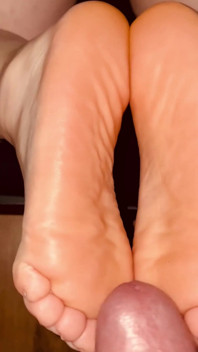 I piedi di una moglie amatoriale