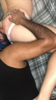 彼はホテルでアラブ人とセックスする