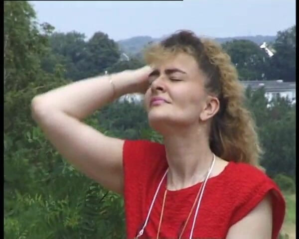 YOUR FIRST PORN: Natalie - Geile Outdoor Schlampe Besorgt Es Sich - Nadržená venkovní děvka...