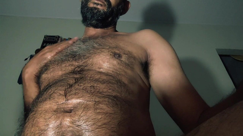 Rock F hairy: Corpo umido