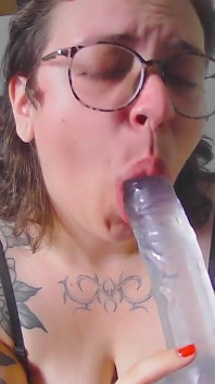 Gordita caliente olvidó encender el micrófono;-; Todavía puedes apreciar su linda chupada y náuseas