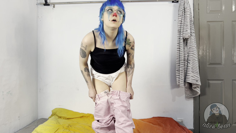 Alice Bean: Plastic Panties Pee