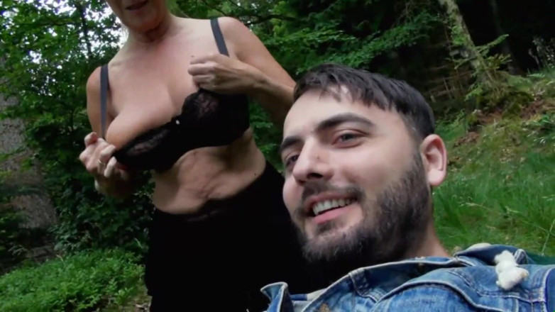Deutschland porn: German Amateur MILF with Big Tits Outdoor Fucked in Countryside