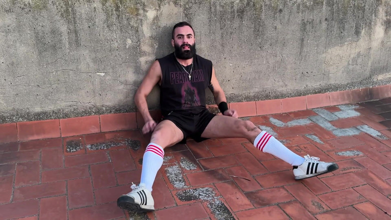 The Bearded Master: Pisse auf Dach &amp; harter fick. Tropfnasse schwänze.
