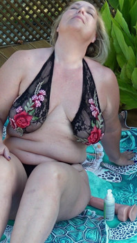 Pool-boden-masturbation squirtet