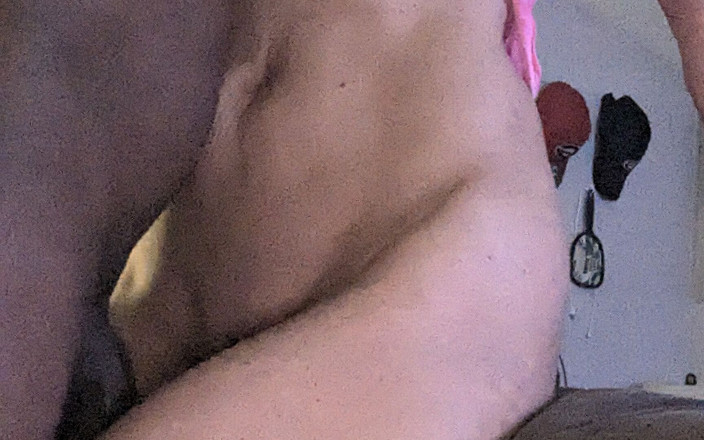 IvyTaylorCouple: 자지를 빠는 아이비