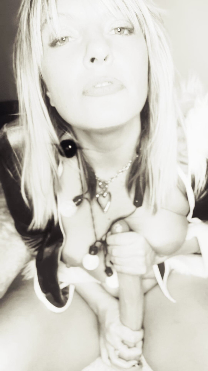 Whitneylane: Cantando a Babbo Natale Ed Essendo La Sua Troia Di...