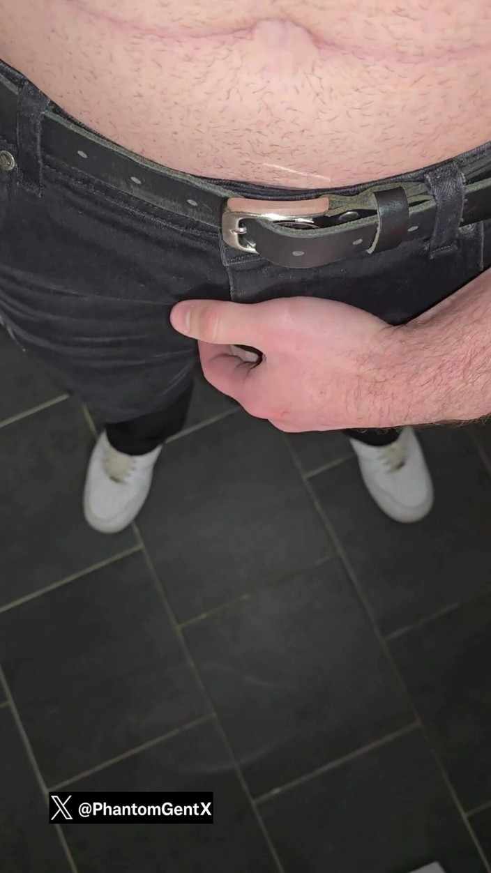 PhantomGentX: Phantomgentx Gay Solo Teases Huge Cock with Bold Dirty Talk -...
