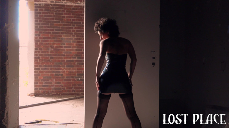 Stacy Bloom: Stranger fisting busty brunette in leather dress - reconstruction of a...