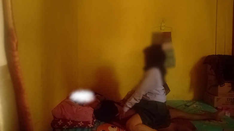 Famly sex: Teenager se vrací domů z vysoké školy do entot svého vlastního...