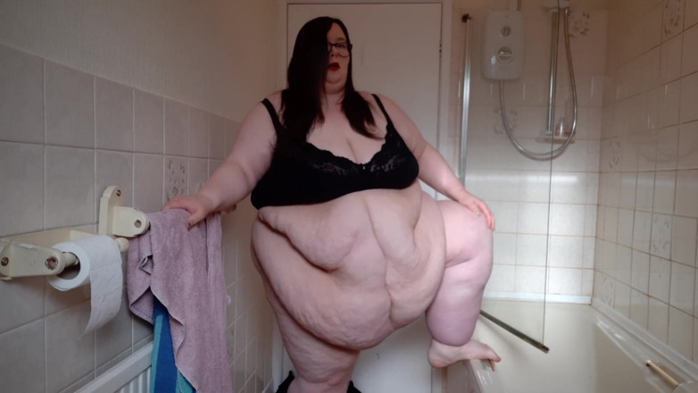 SSBBWLadyBrads: Out of breathe SSBBW belly jiggle wiggle