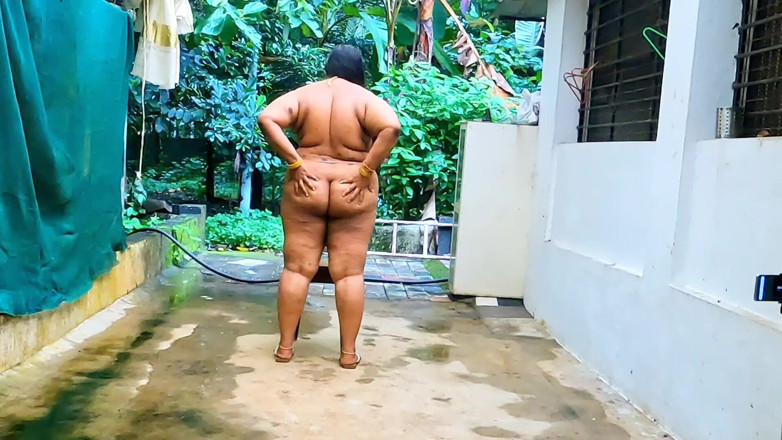 Anne Ipe: Unveiling in Sexy Body Outdoor, Mallu MILF in Traditional Loincloth...