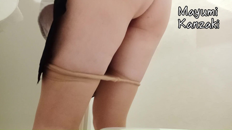 Mayumi Kanzaki: A Japanese Wife's Restroom on a Day