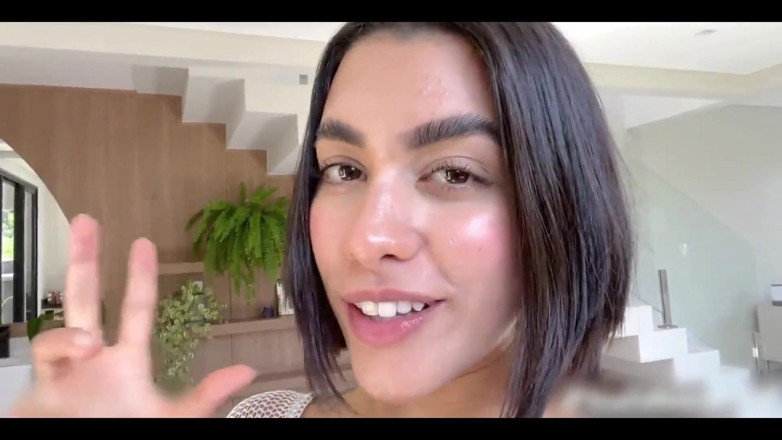 Fablazed: Squirting ou pipi ? Elle est excitée de se faire prendre...