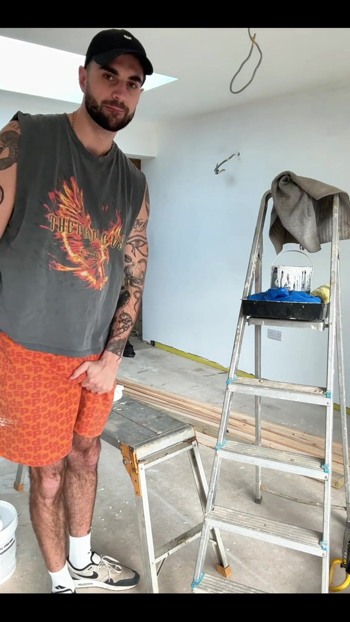 Eli Thorne: Filthy Little Horny Hunk Wanking at Work