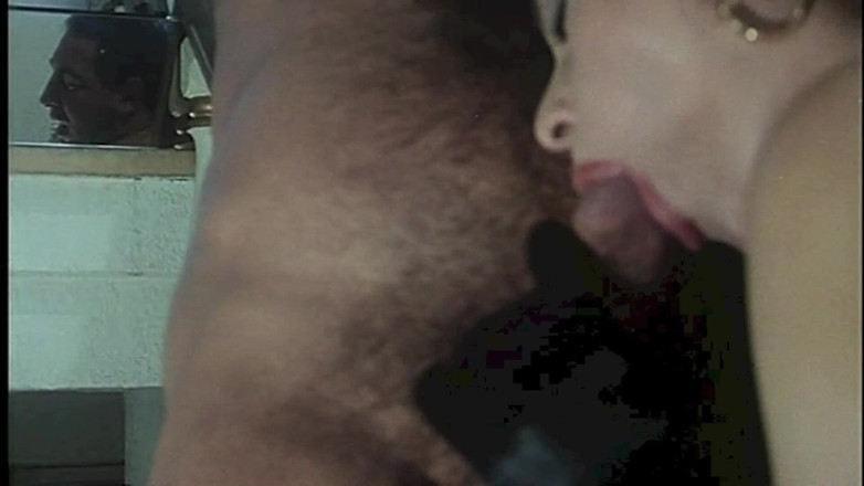 Inhonorof porn: Eva Orlowsky Trong Hồ Bơi Của Rocco Và Trên Cầu...