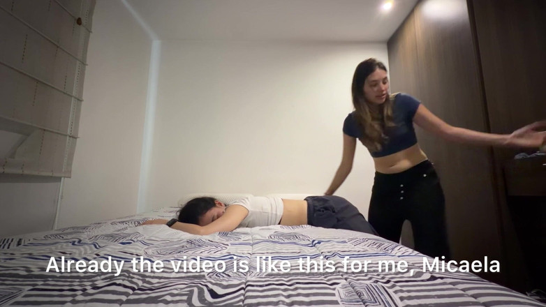 scarlettandc: Fetiche De Dominação Lésbica