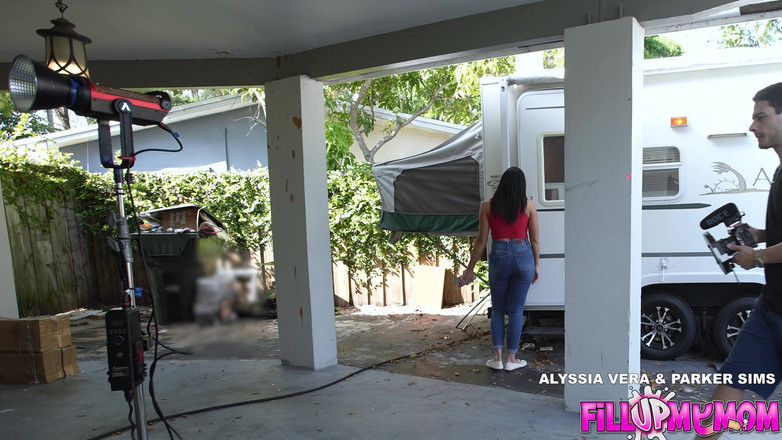 Fill Up My Stepmom: Bts with Alessia Vera
