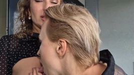 Ge nylonde lesbiennes in de hitte