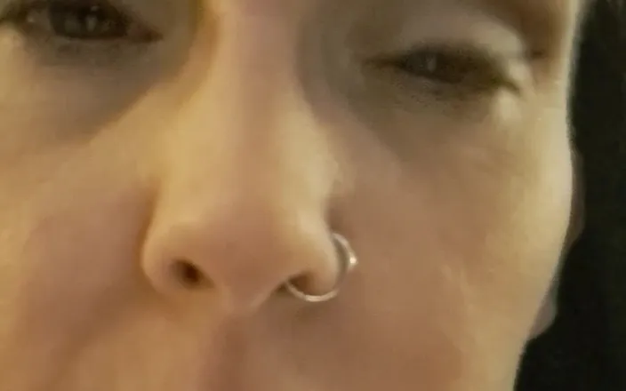 PandoraSG: 15 kýchání! Petite Pierced Goth Achoo