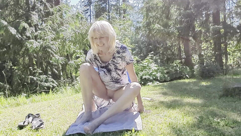 Morgan Shipley: 庭で日焼け