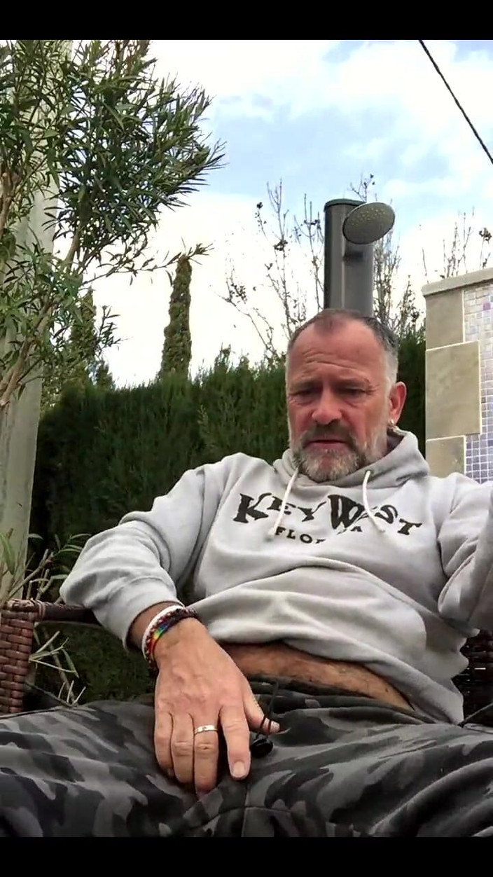 Daddybearvlc: Flux commencé le 15/02/2024 1:58 pm