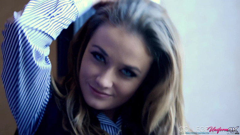 College Uniform: Jess Impiazzi의 풋루즈