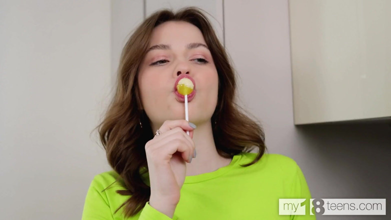 My 18 Teens: My18teens - julia morozzi si gadis imut lagi asik ngentot memeknya...