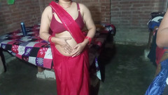 Manjushukla: Laal sari me bhabhi ji terlihat sangat hot dan seksi.