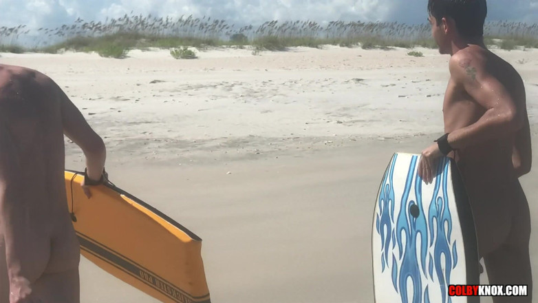 Colby Knox: Beach Fuck with Colby and Mickey -bareback-