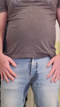 I Piss All Over Myself and Then Blow a Nice Big Load of Cum for the Camera