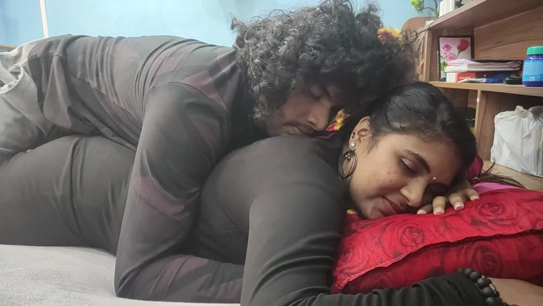 Vaigavarun45: VaishnavyとSharun Rajホットロマンスセックス、リップロックとセックス、マルホットカップルファック、寝室ホットロマンスセックス