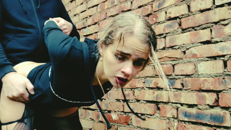S-Wife Katy: She's the Only Girl in the Post-apocalyptic Future, Everyone Is...