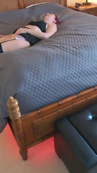 Huge Dildo Causes MILF to Become Overwhelmed