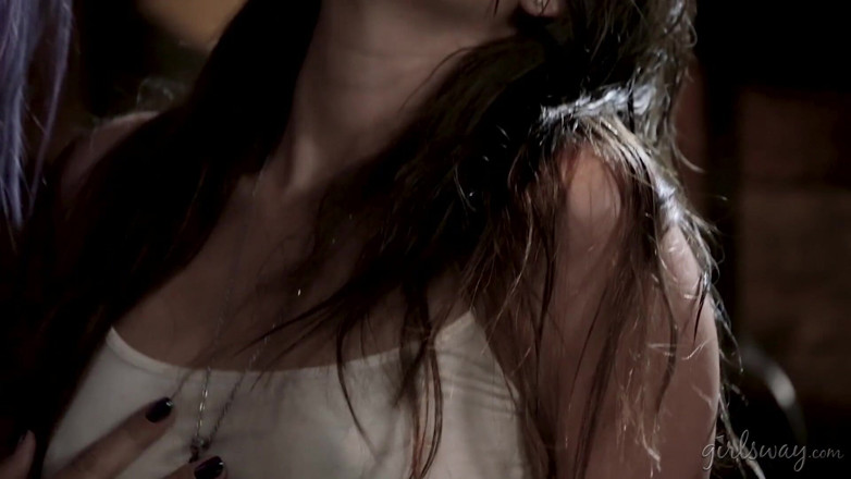 Girlsway: Girlsway Vampires: ci può essere solo un