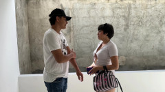 ManuelaAlvarez: Saya Menemukan Seorang Gadis Yang Hilang Di Taman Yang Ditinggalkan...