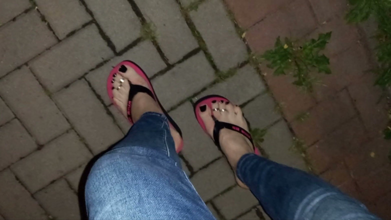 Heelex: Crossdresser in Very Sexy Flip Flops Walks the Street