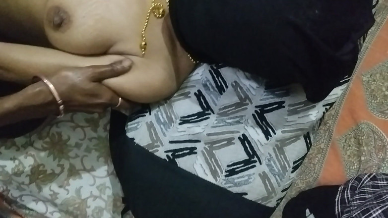 Anar Kali: 女性按摩室