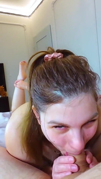 Ters kovboy kızda ateşli ve seksi yarak biniyor