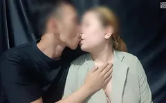 Mampir di Rumah Asisten Kantorku