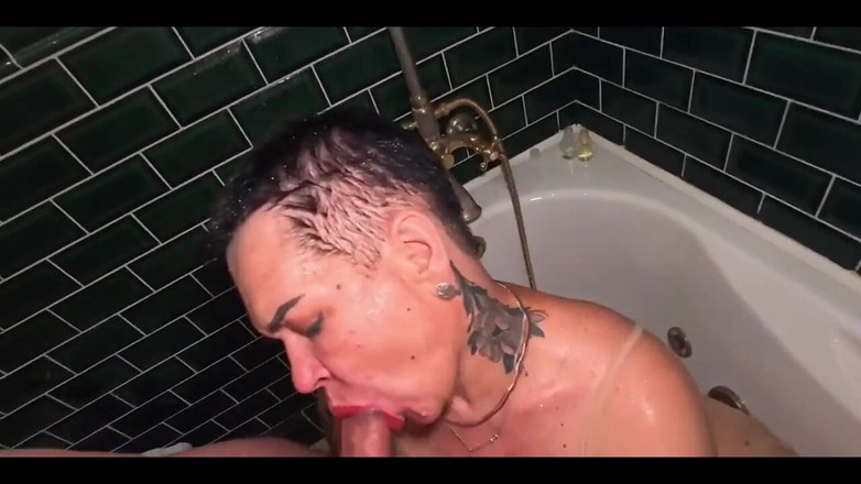 KarmenMilf: Macecha a nevlastní syn mají divoký sex s velkým ptákem,...